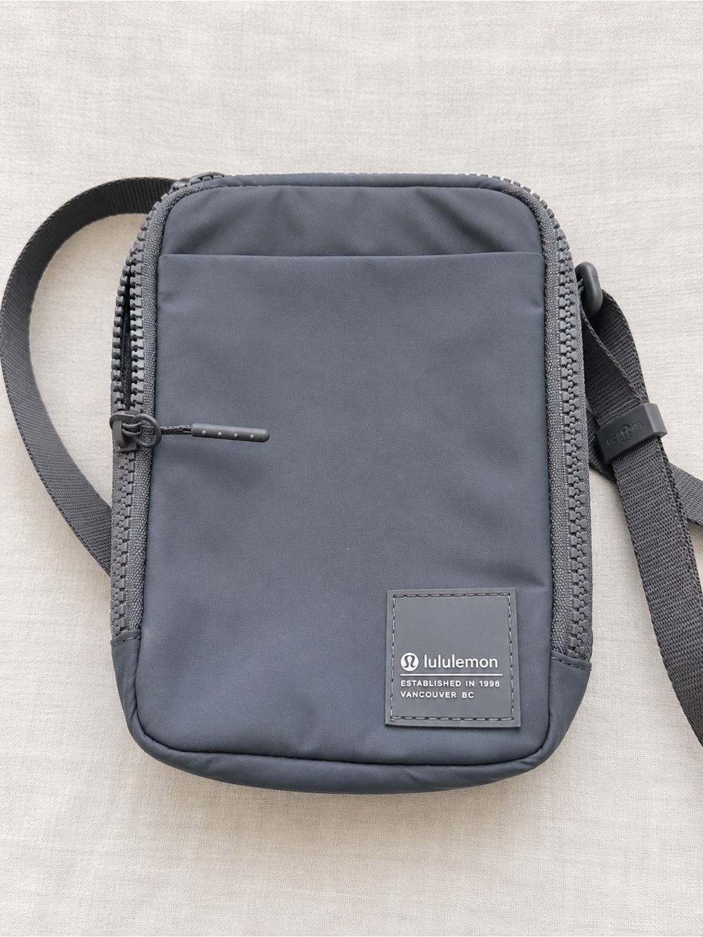 Lululemon Men's Compact Crossbody Bag - Dark Gray